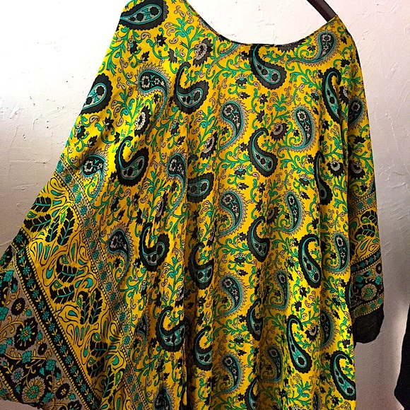 Steve Madden Indian Paisley Shawn Gown Cape - Picture 12 of 16